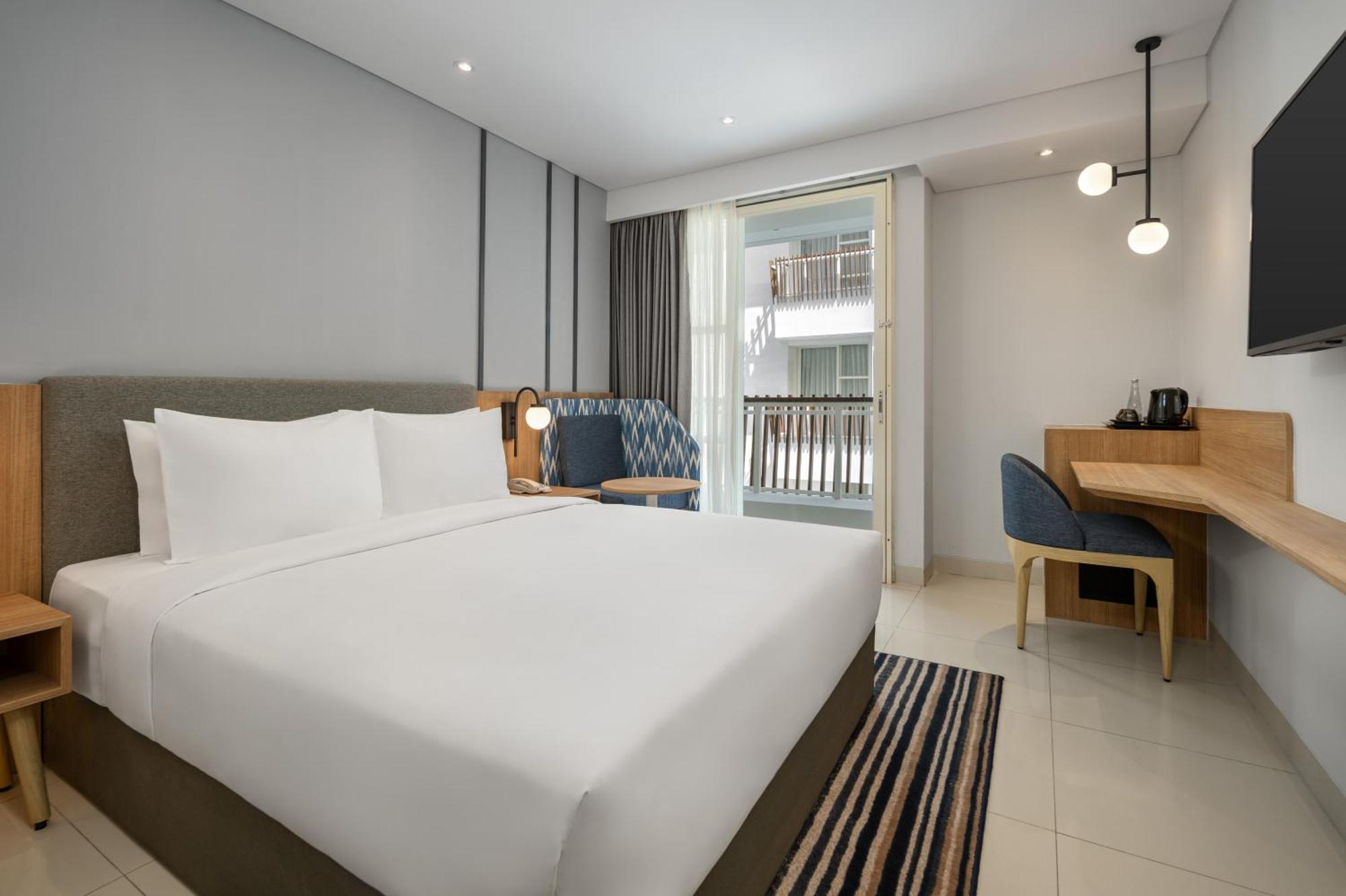 Holiday Inn Express Bali Sunset Road By Ihg Kuta Lombok Extérieur photo