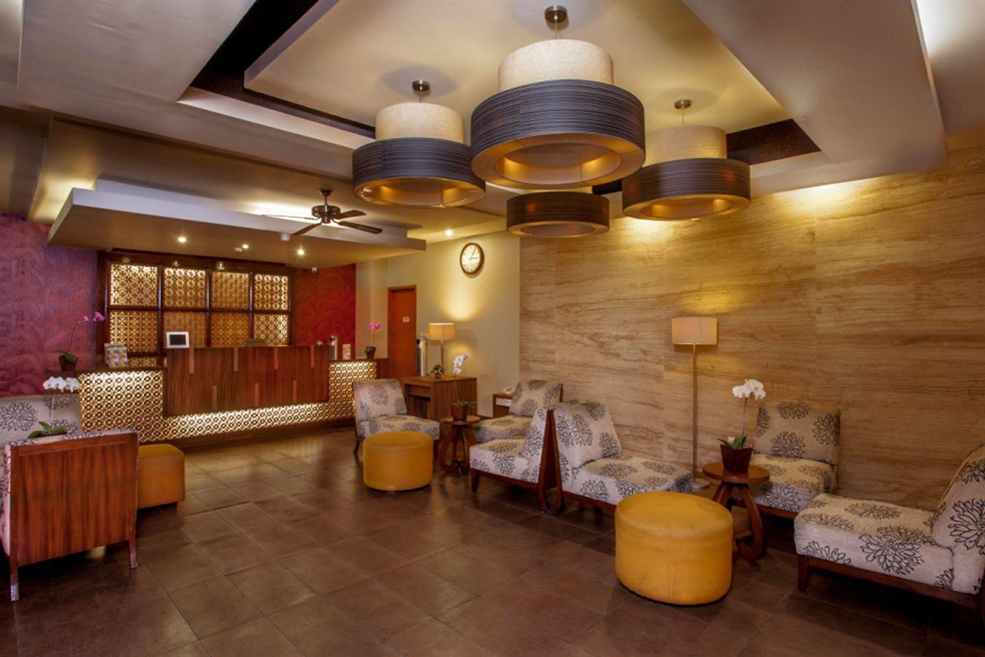 Holiday Inn Express Bali Sunset Road By Ihg Kuta Lombok Extérieur photo