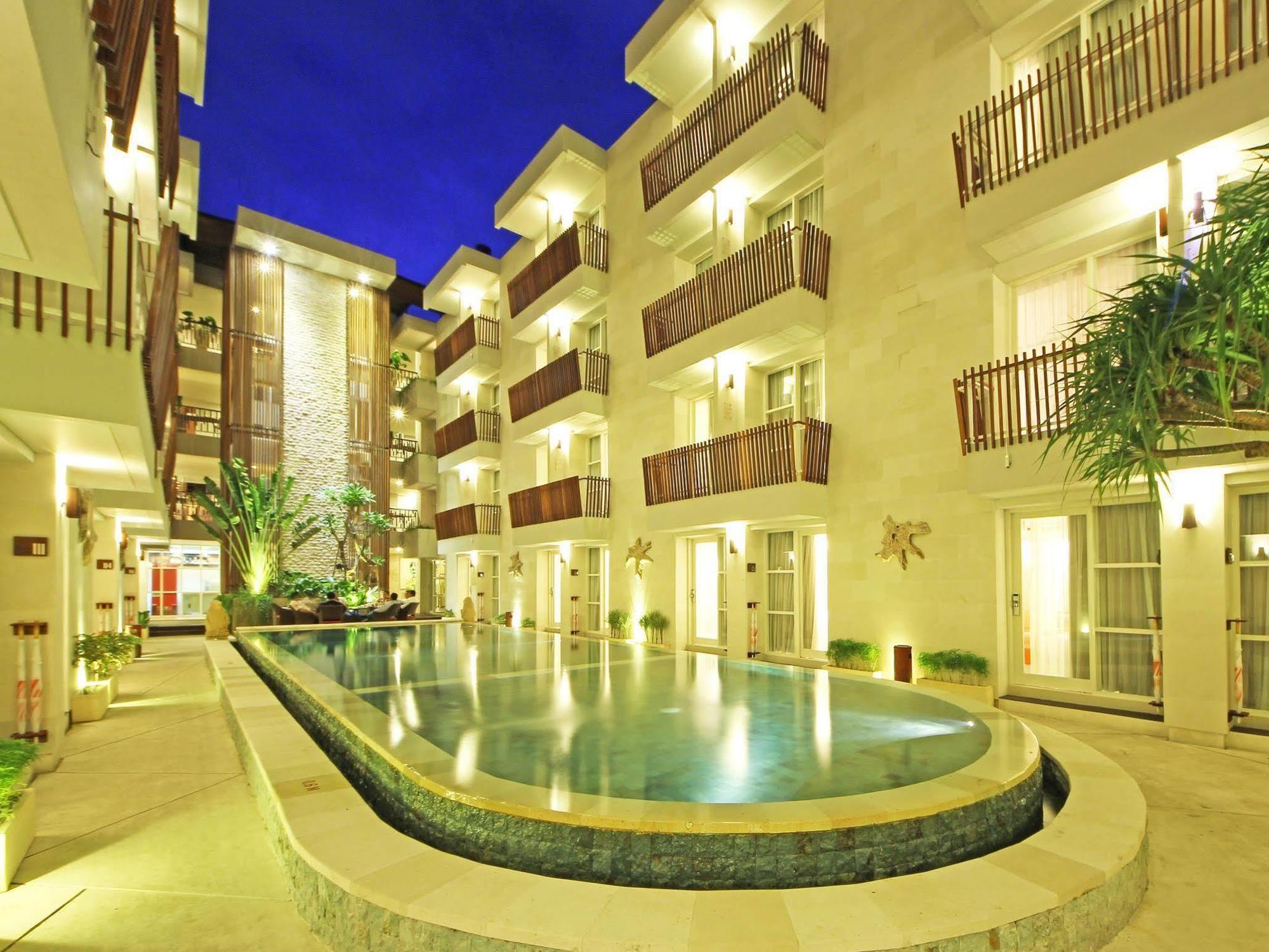 Holiday Inn Express Bali Sunset Road By Ihg Kuta Lombok Extérieur photo
