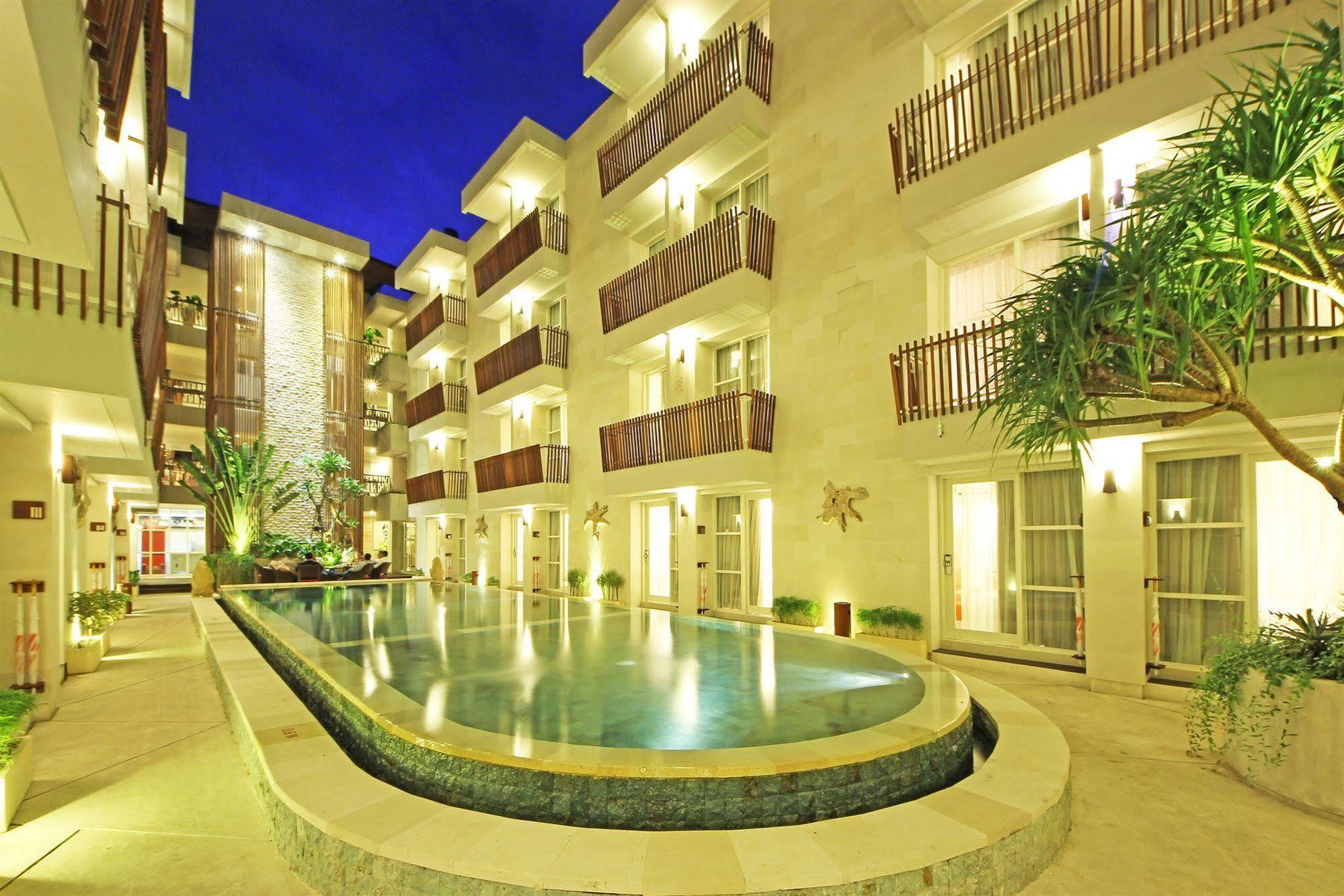 Holiday Inn Express Bali Sunset Road By Ihg Kuta Lombok Extérieur photo