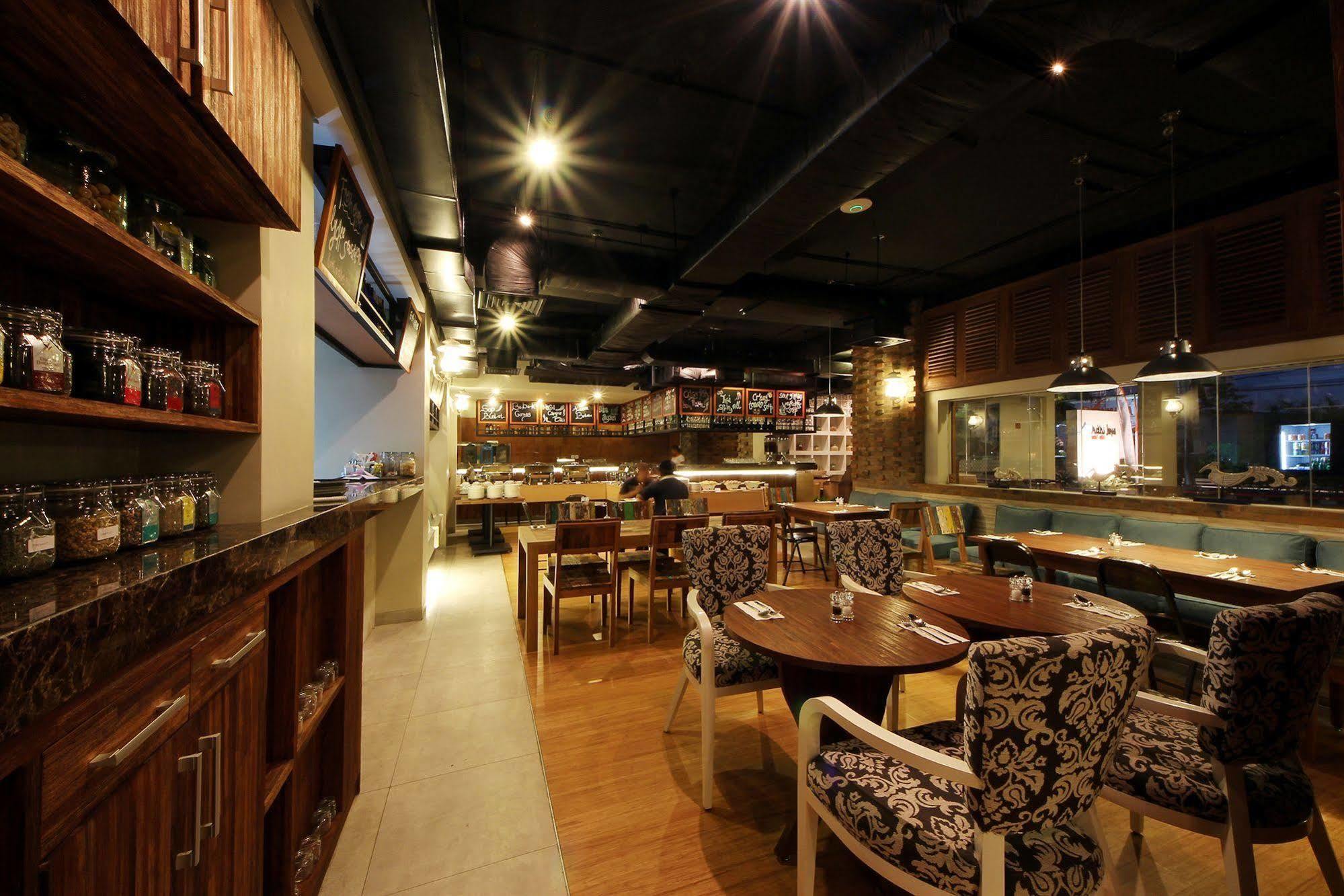 Holiday Inn Express Bali Sunset Road By Ihg Kuta Lombok Extérieur photo