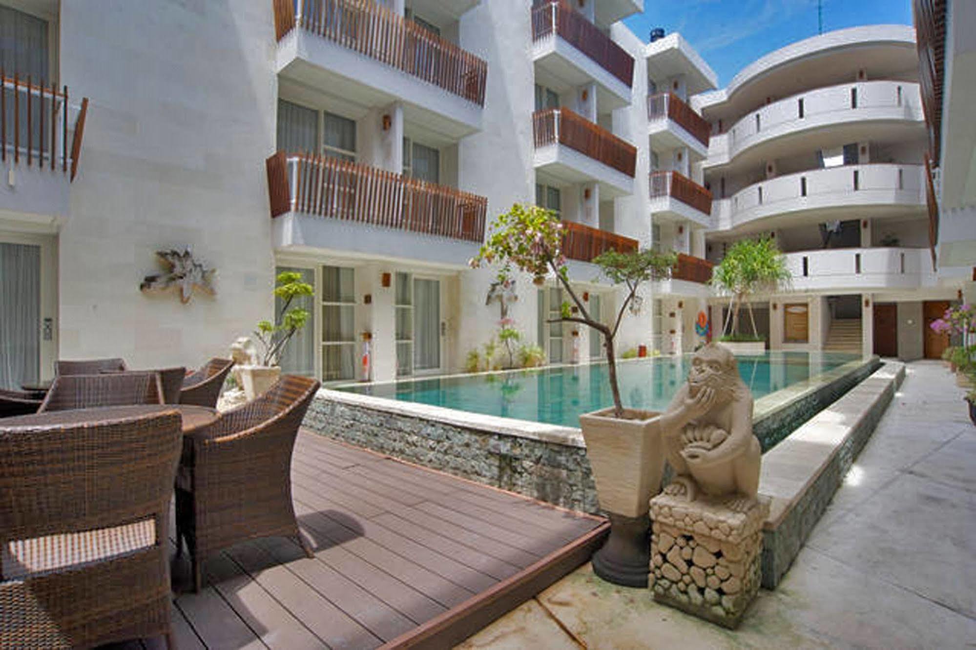 Holiday Inn Express Bali Sunset Road By Ihg Kuta Lombok Extérieur photo