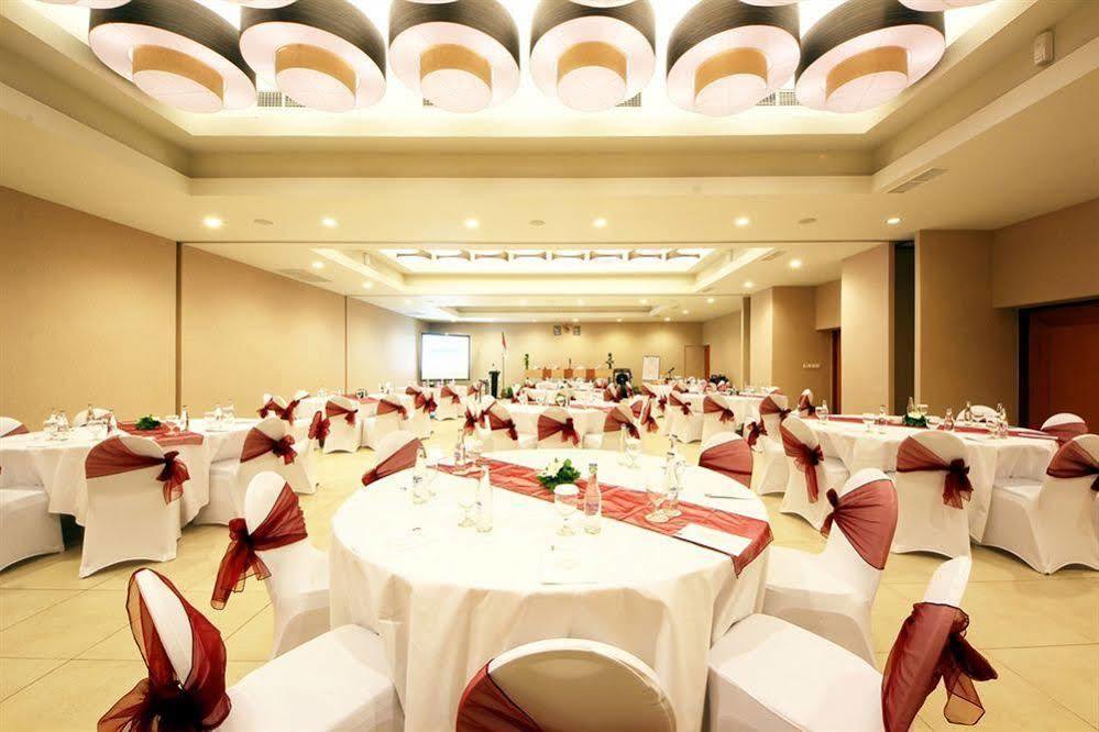 Holiday Inn Express Bali Sunset Road By Ihg Kuta Lombok Extérieur photo