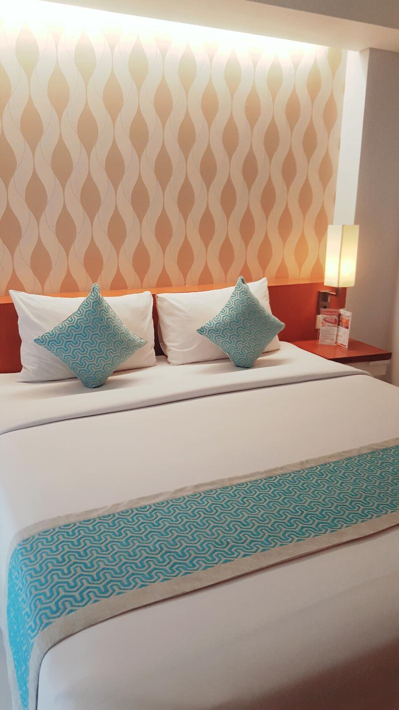 Holiday Inn Express Bali Sunset Road By Ihg Kuta Lombok Extérieur photo